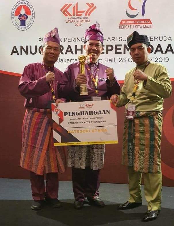 http://gaungriau.com/gambar/foto/2116857055.jpg