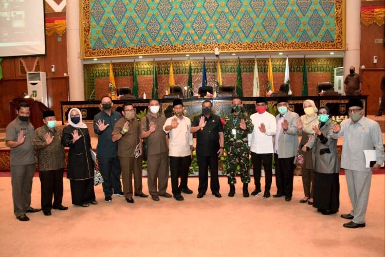 http://gaungriau.com/gambar/foto/3812605161.jpg