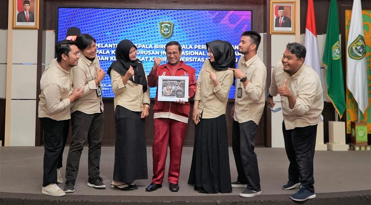 http://gaungriau.com/gambar/foto/8491955255.jpeg
