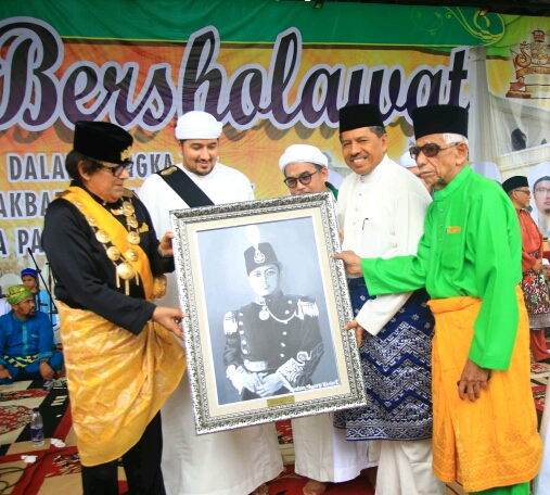 http://gaungriau.com/gambar/foto/8560887235.JPG