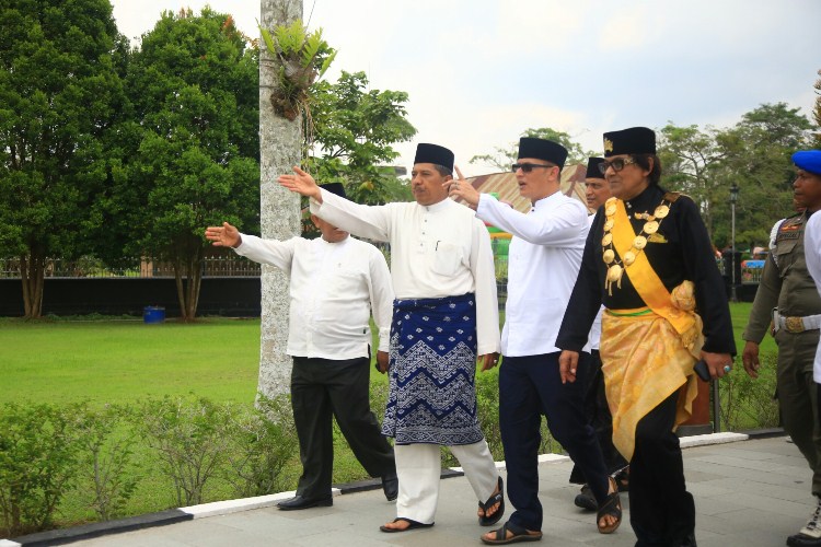 http://gaungriau.com/gambar/foto/9988905433.JPG